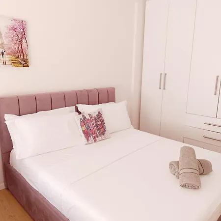 Harmony In The Center Apartment Tirana