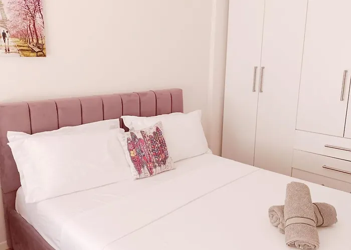 Harmony In The Center アパート ティラナ